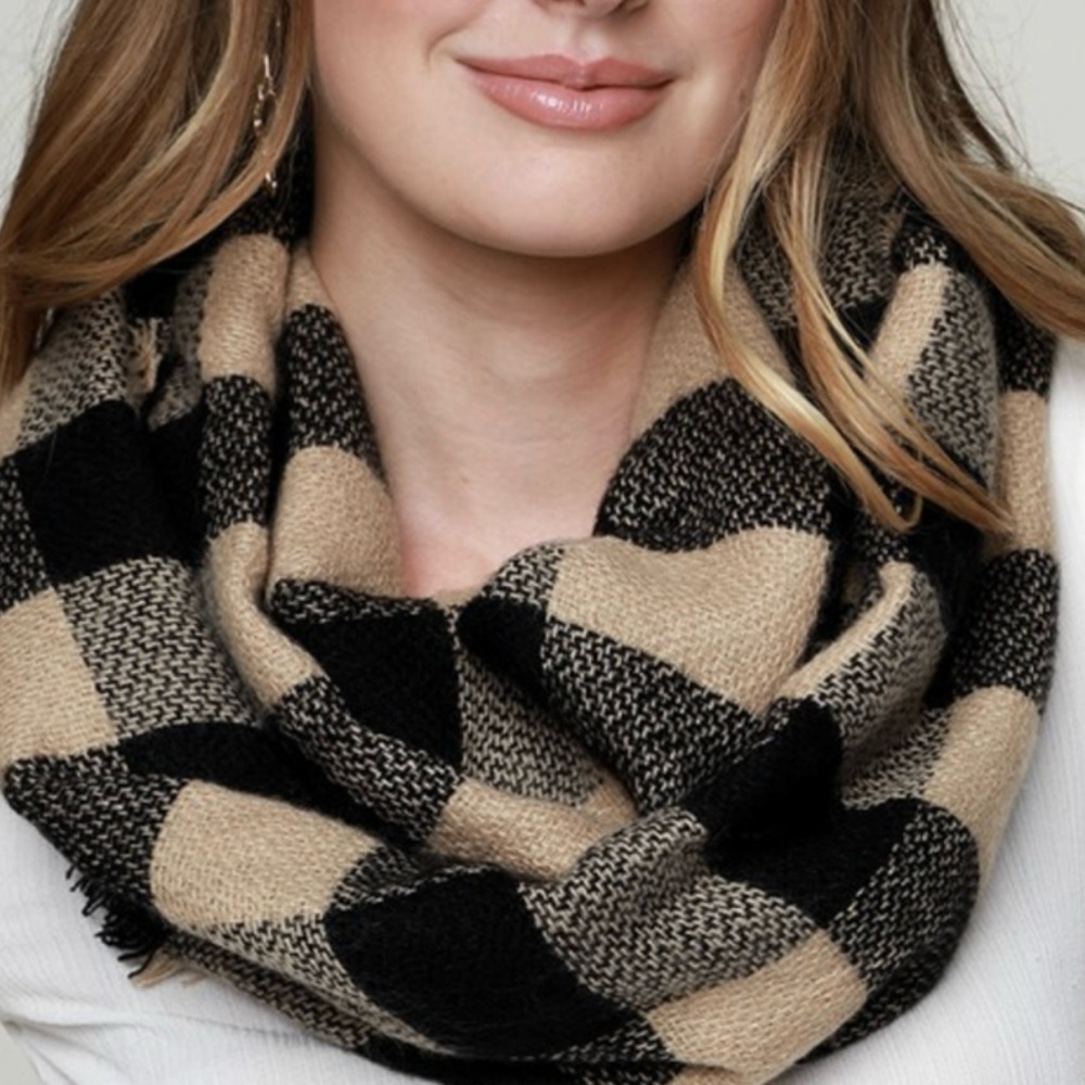 NWOT Buffalo Plaid Check Infinity Scarf